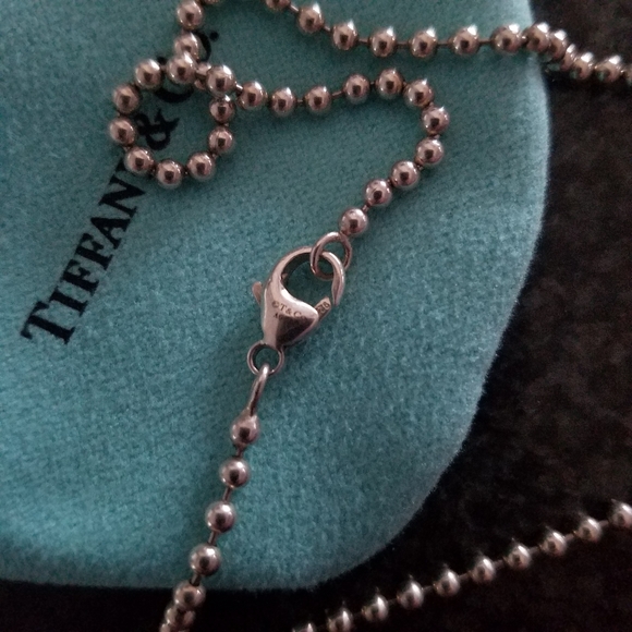 Tiffany &Co Small Daisy Key With Diamond - Picture 7 of 7